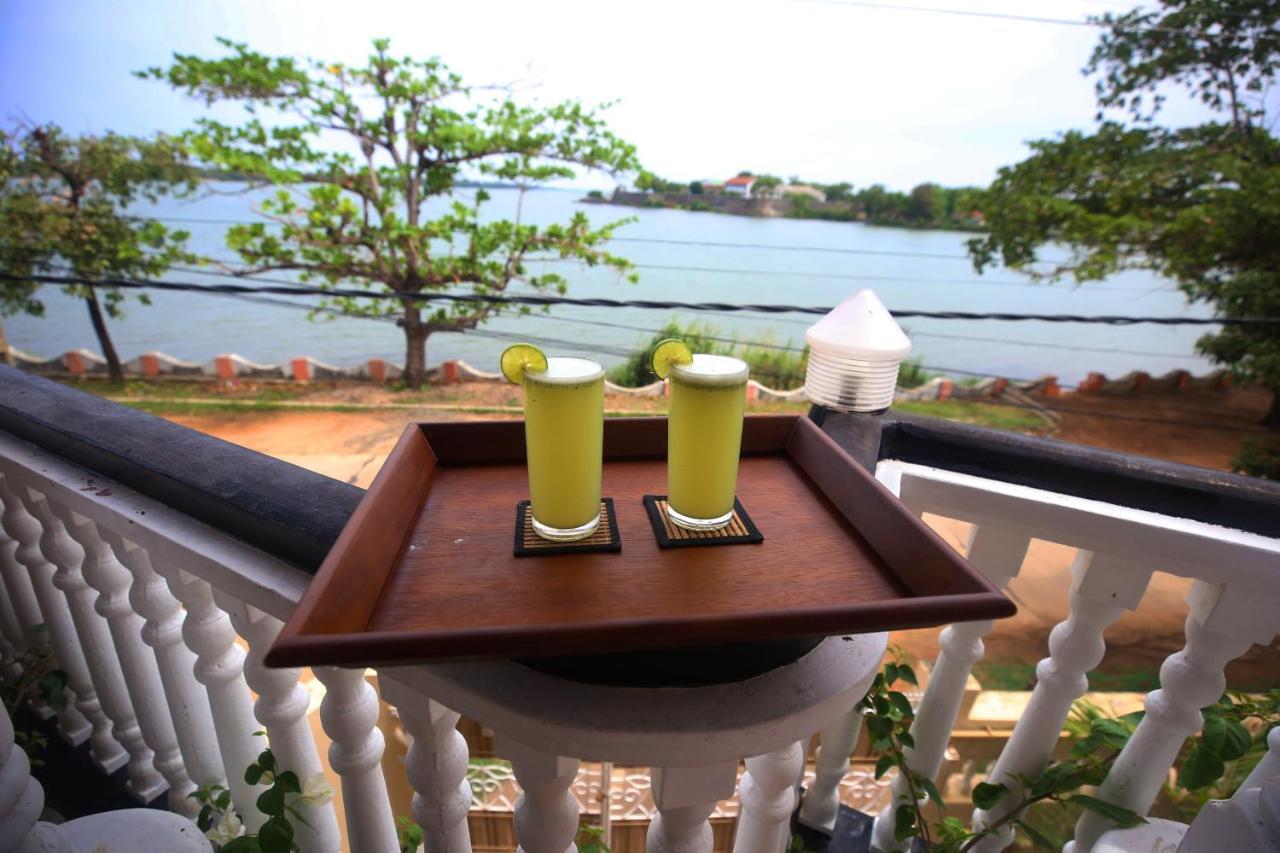 Neverbeen To Lagoon Town Apartment Batticaloa Exterior photo